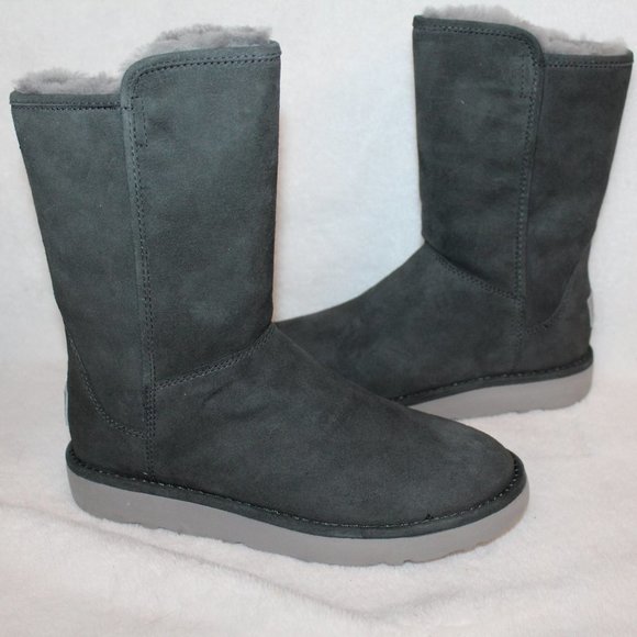 NEW UGG ABREE II WATERPROOF‎ SUEDE SHEARLING BOOTS - Picture 1 of 9